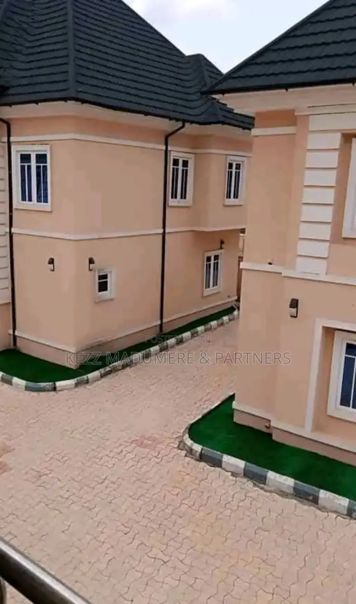 5bdrm Duplex in New Owerri , Imo for sale