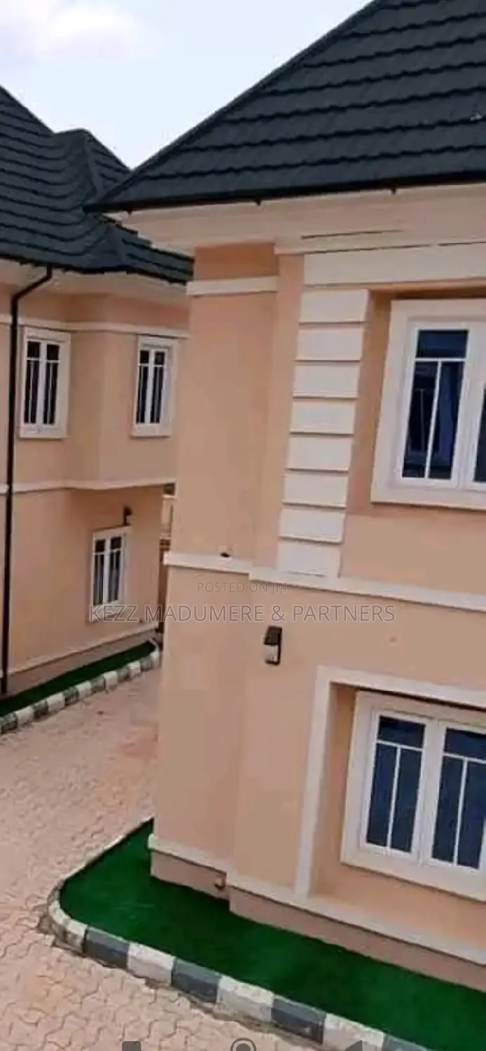 5bdrm Duplex in New Owerri , Imo for sale