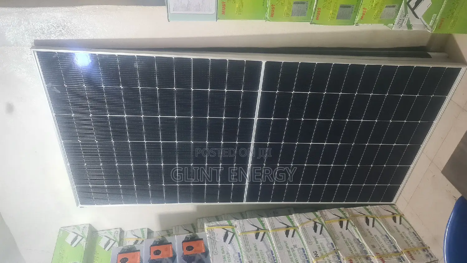 558w Jinko Monocrystalline Panels
