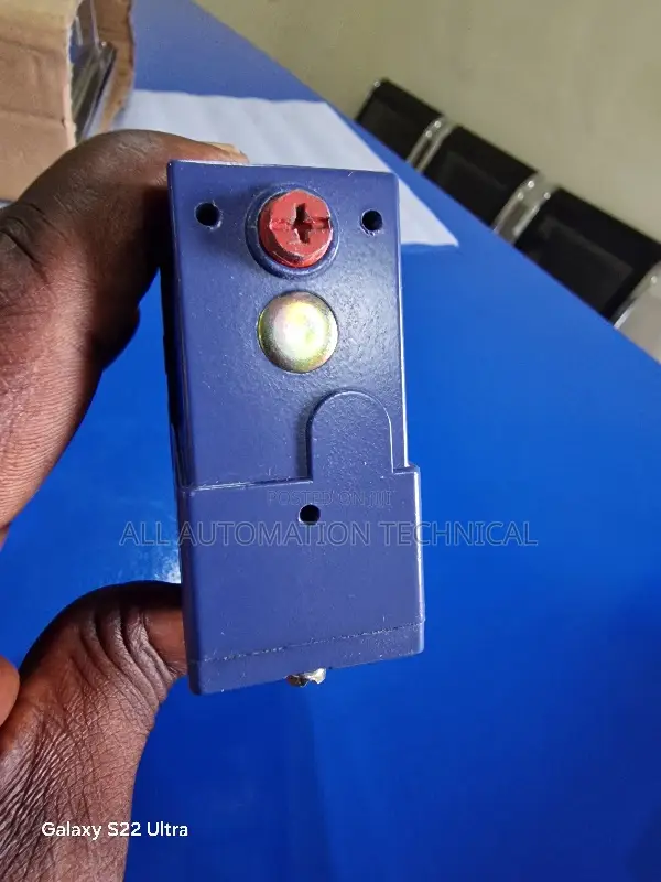 Pressure Switch 074945 XML-A020A2S12 Telemecanique 20bar