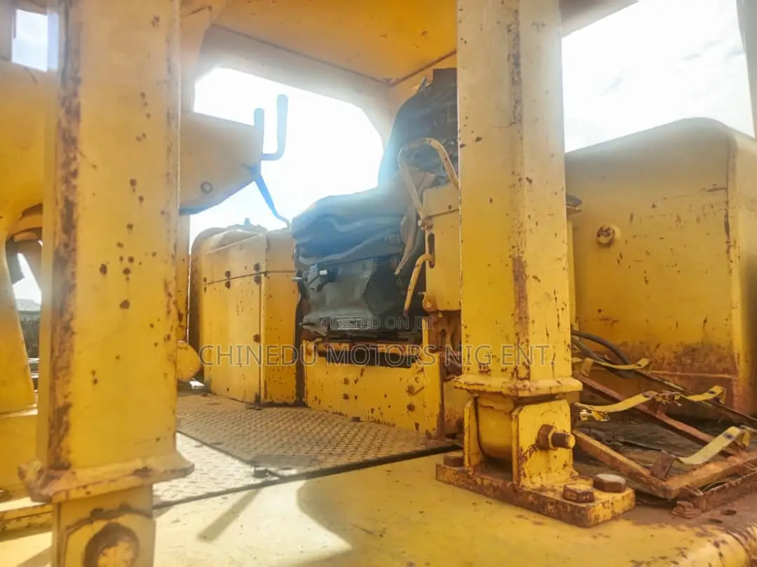 Caterpillar Buldozer D8k With Ripper
