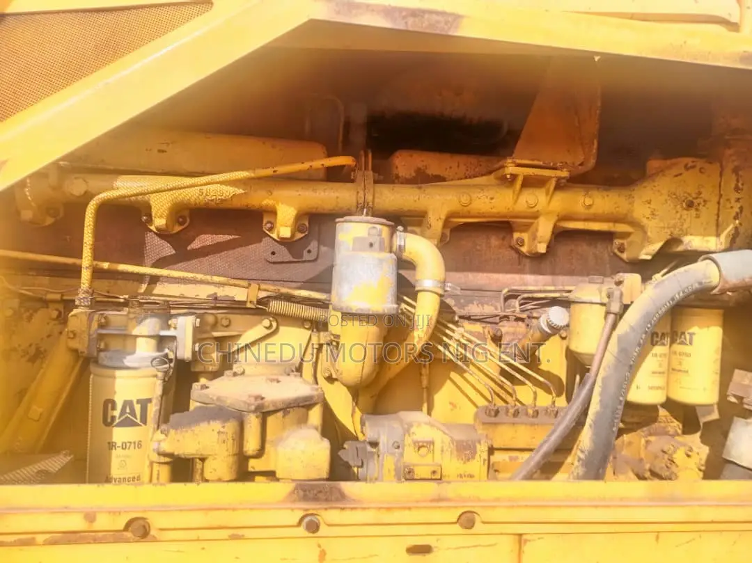 Caterpillar Buldozer D8k With Ripper
