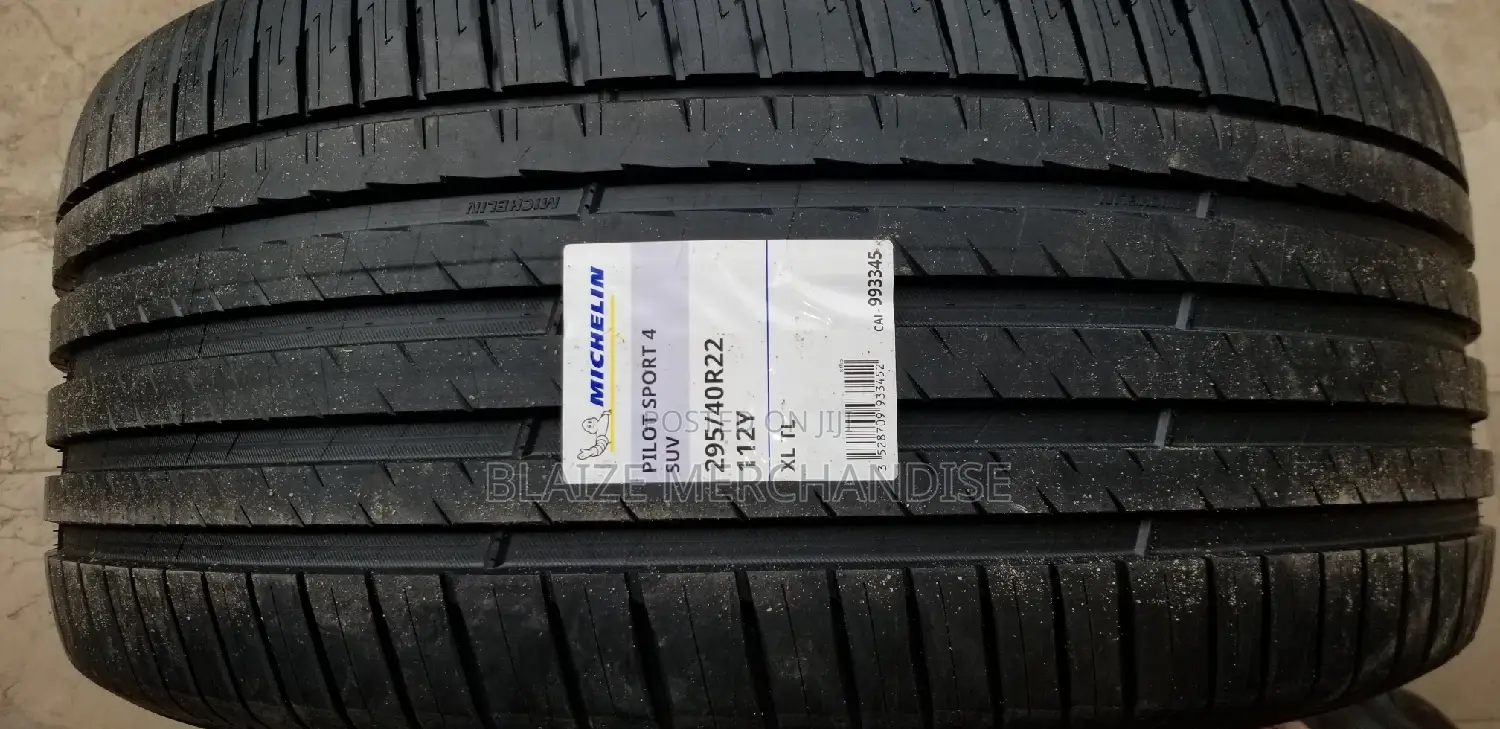 275/45/22 Michelin Tyre