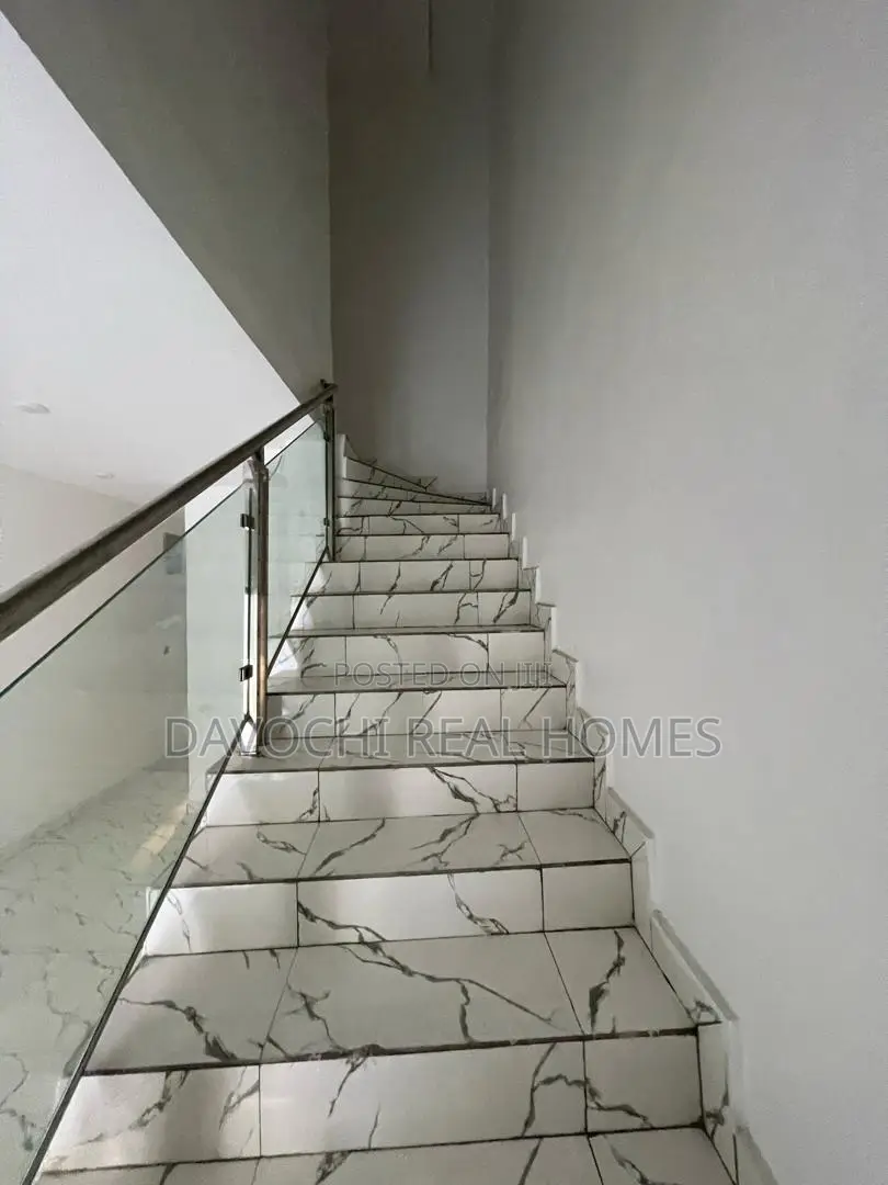 4bdrm Duplex in Ologolo Estate, Lekki for rent