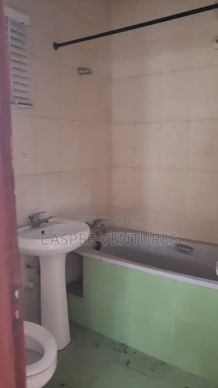 3bdrm Apartment in Chevy View, Chevron for rent
