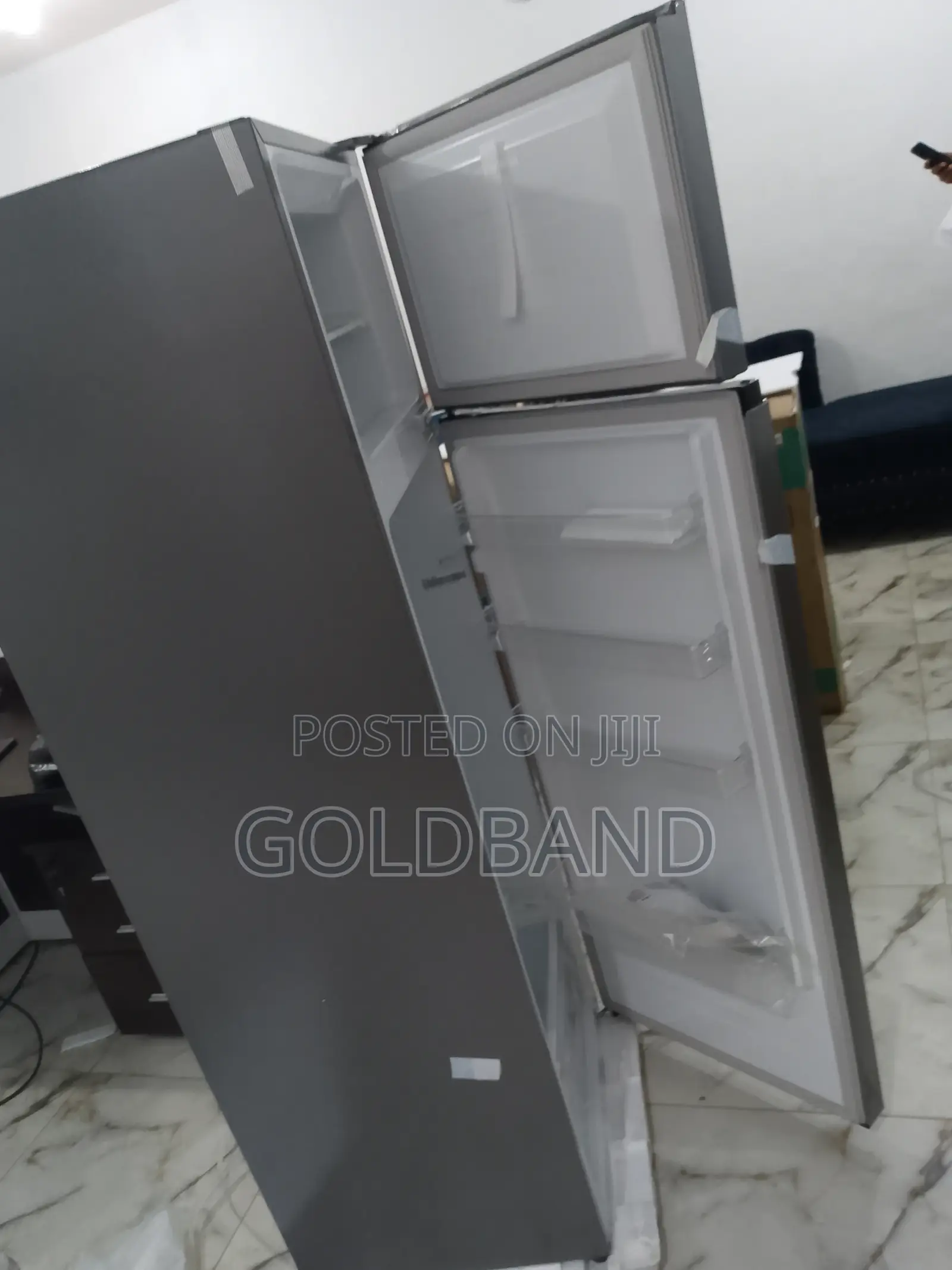 6 Shelves Top Freezer Silver Hisense