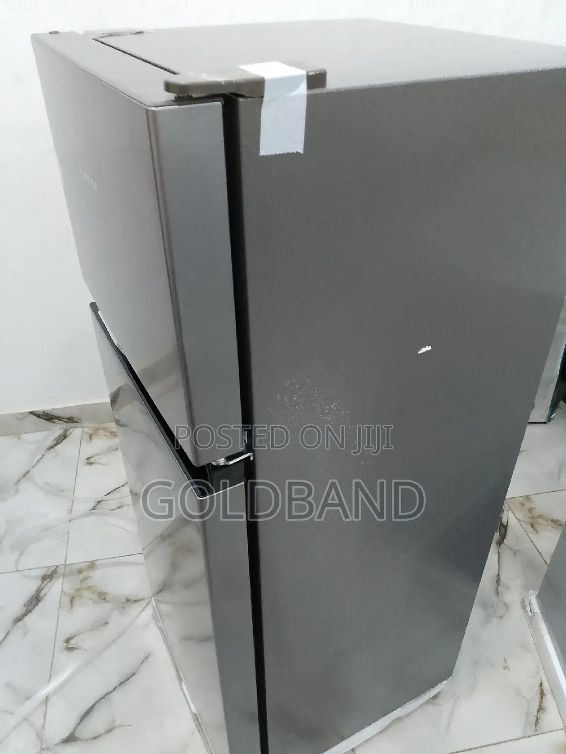 Hisense 240dr Top Freezer,Silver in Color