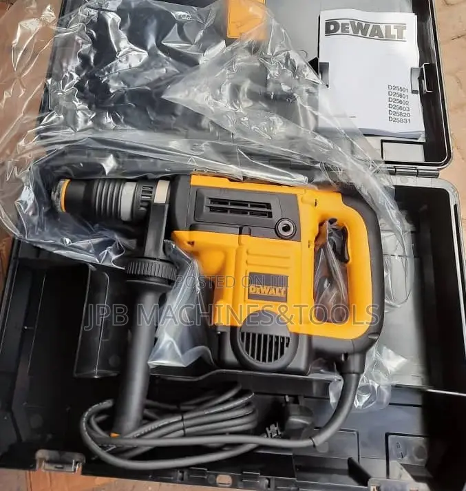 Dewalt 1100watts Rotary Hammer D25501K