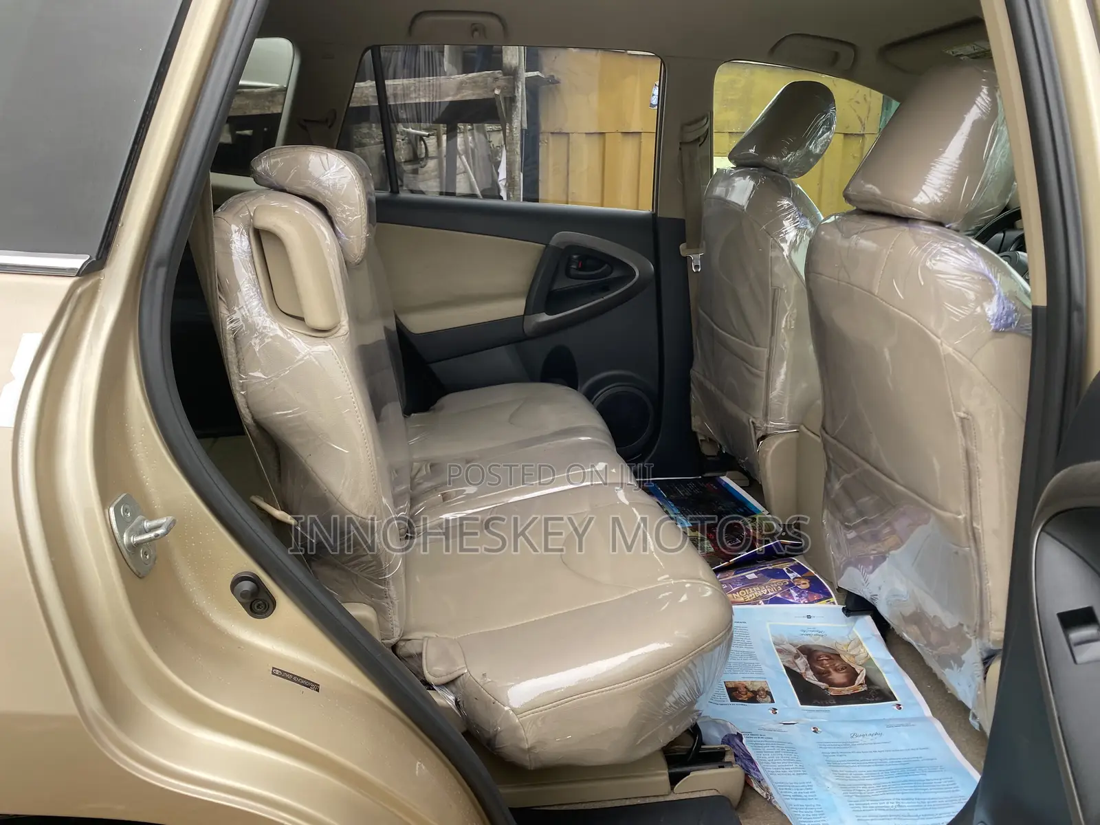 Toyota RAV4 2010 Gold