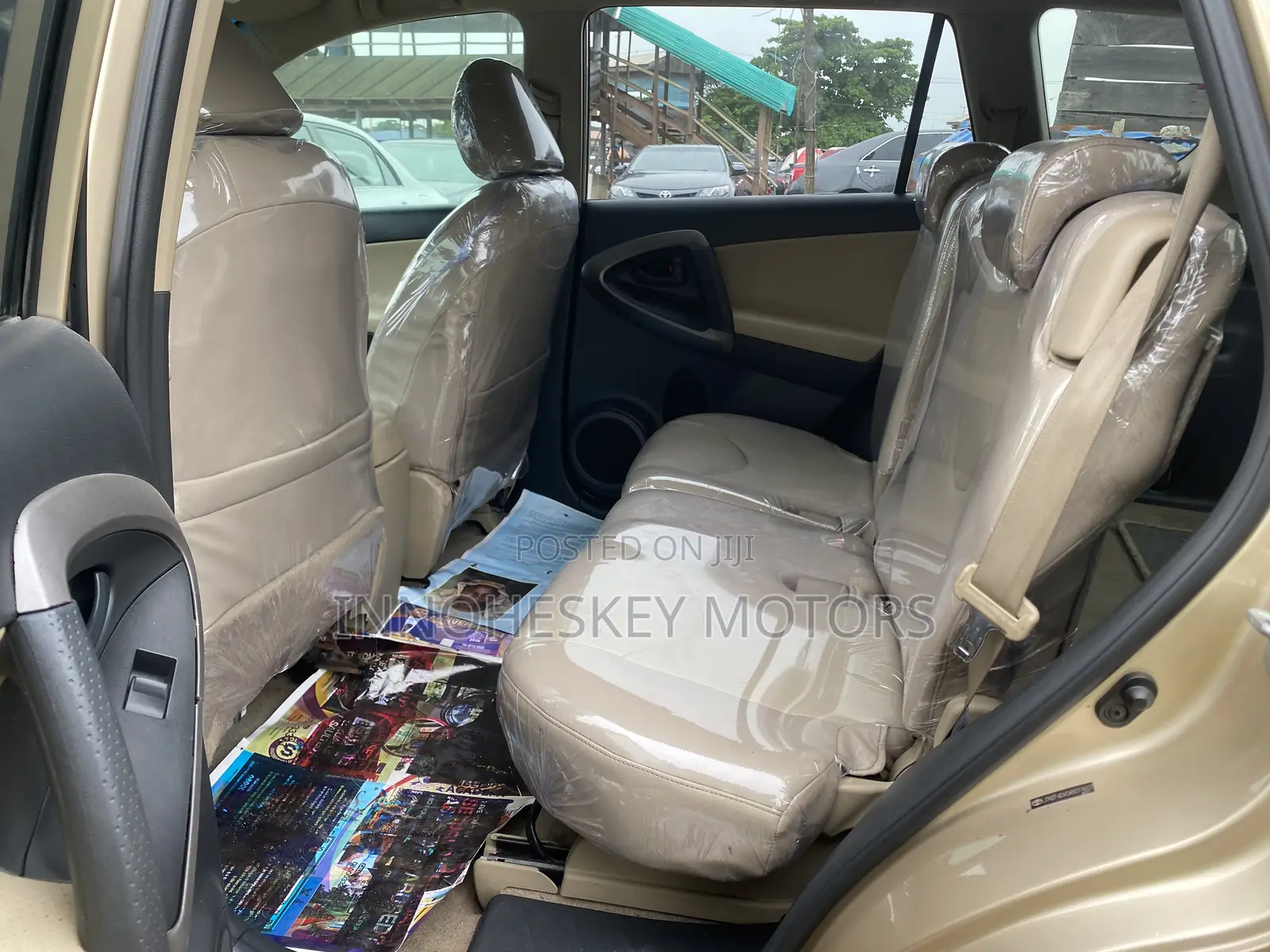 Toyota RAV4 2010 Gold