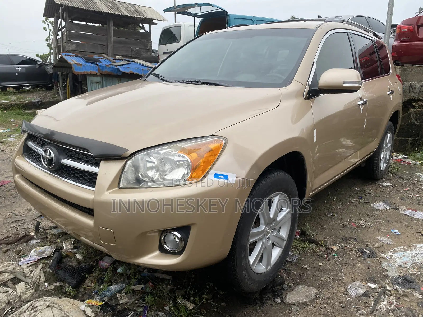 Toyota RAV4 2010 Gold