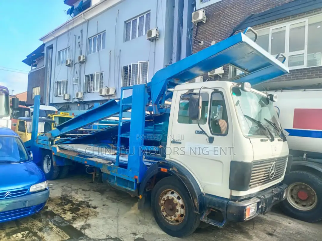 Mercedes 1217 Recovery Truck