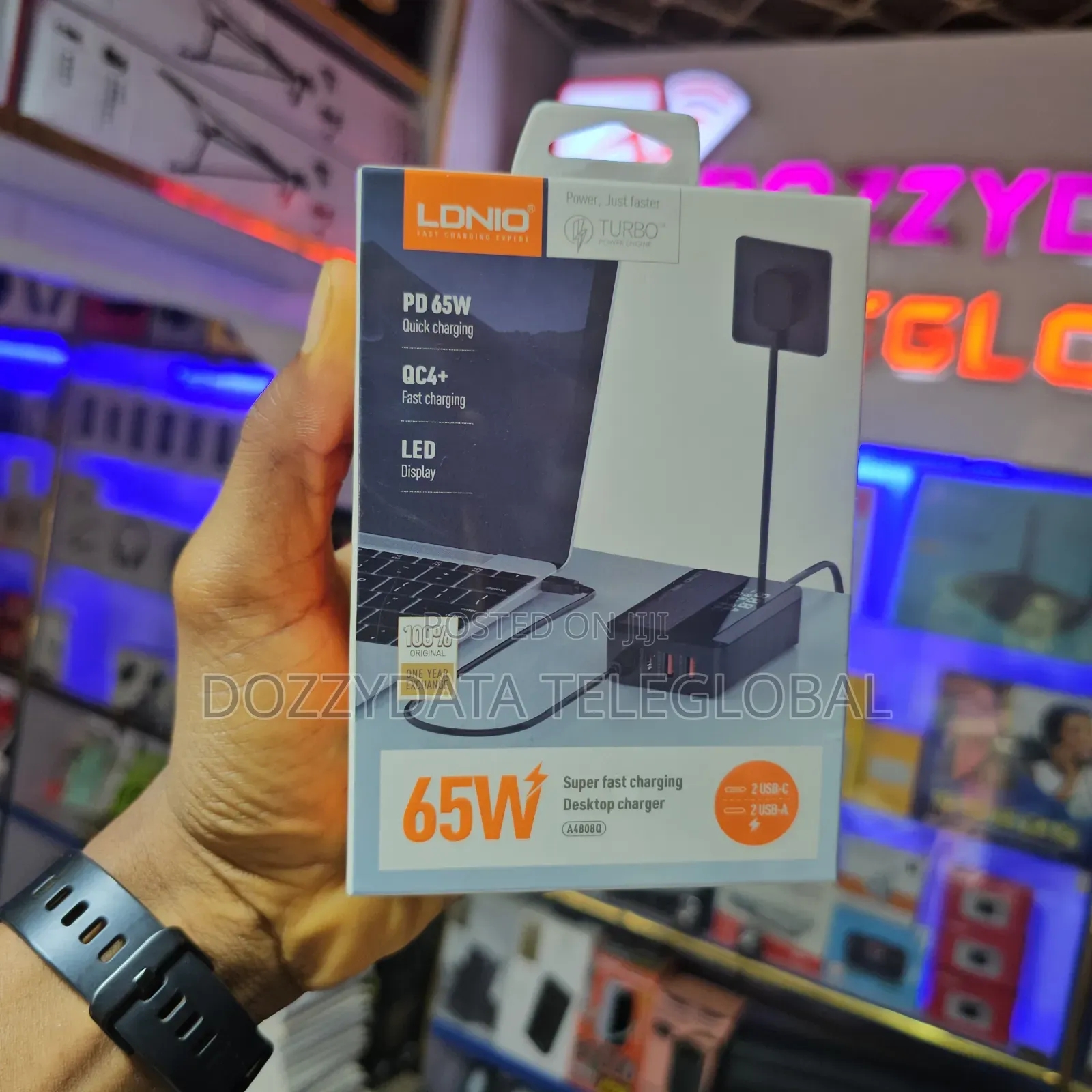 LDNIO 65W A4808Q Fast Charger 2 USB a With 2 Type-C /3.25a