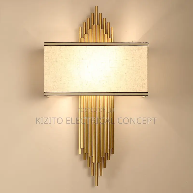 Minimalistic Wall Bracket Lamp