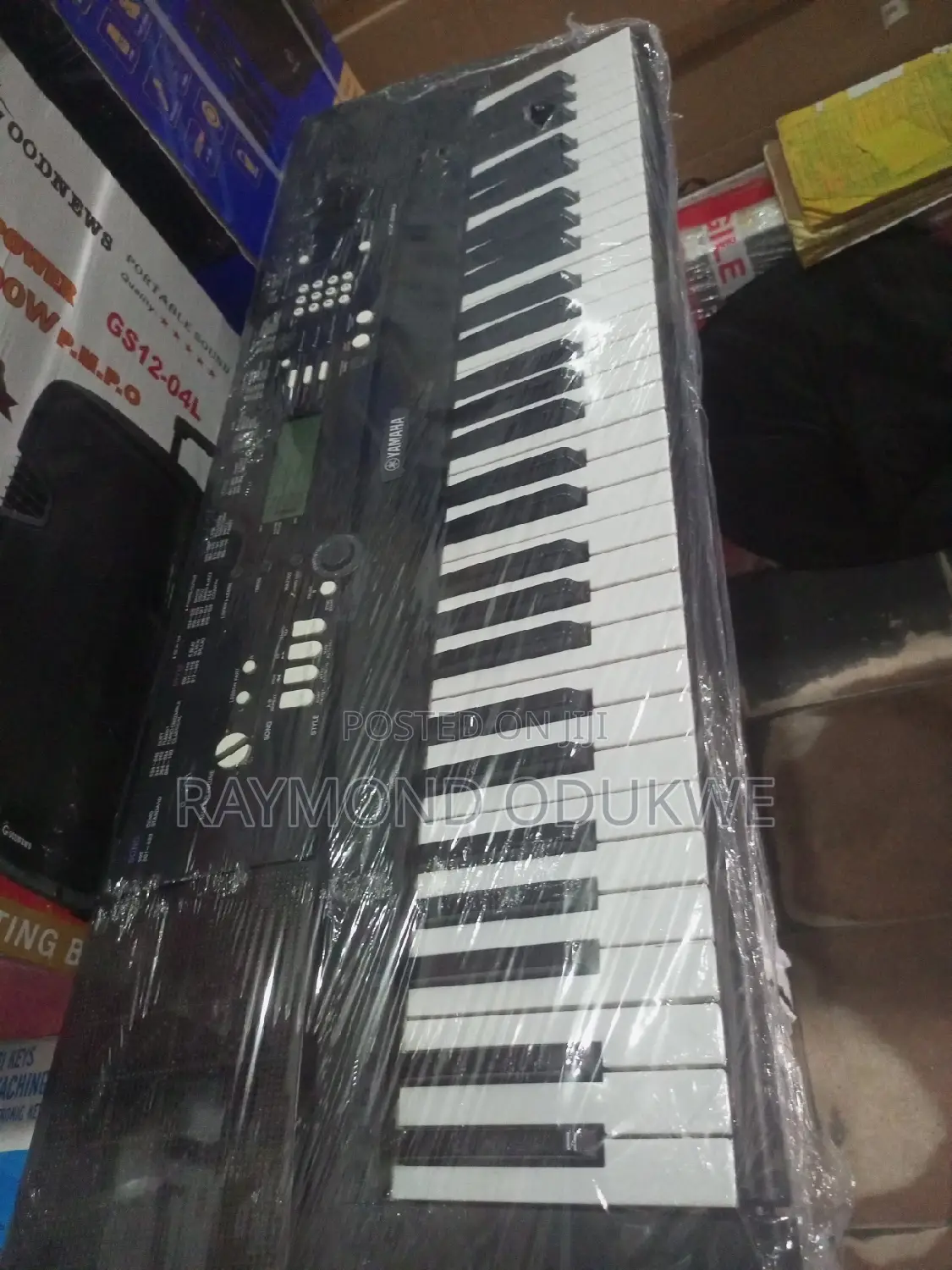 Direct London Used 61keys Yamaha Keyboard Piano With Adapter