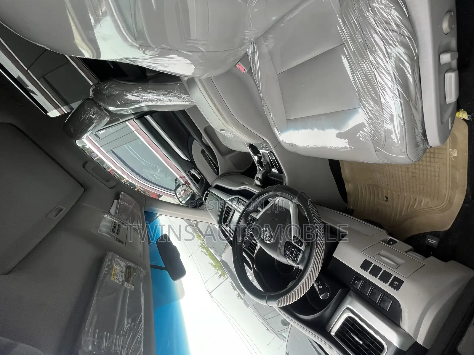 Toyota Highlander XLE V6 4x4 (3.5L 6cyl 6A) 2016 Gray