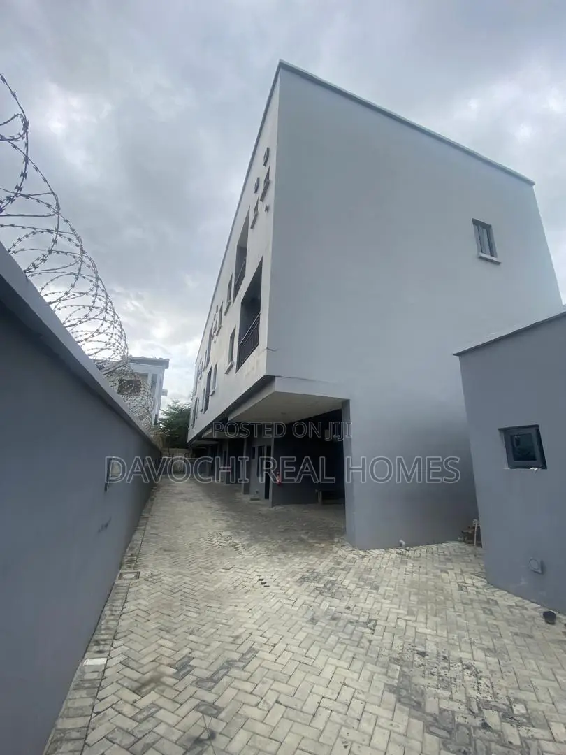 3bdrm Duplex in Lekki Phase One for rent