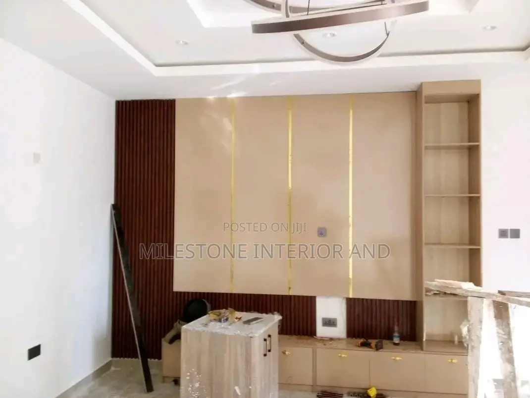 High Quality Tv Panel and Console With Tinted Glass Shelves