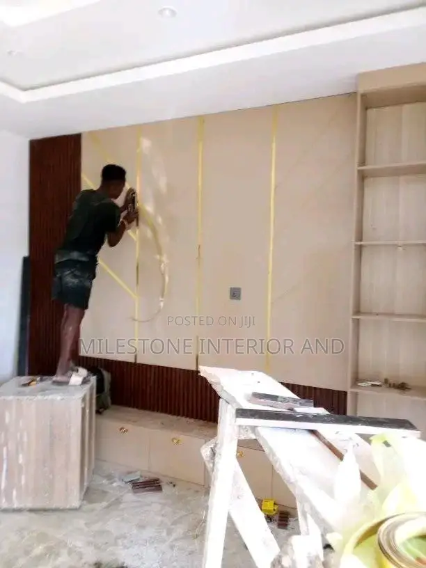 High Quality Tv Panel and Console With Tinted Glass Shelves