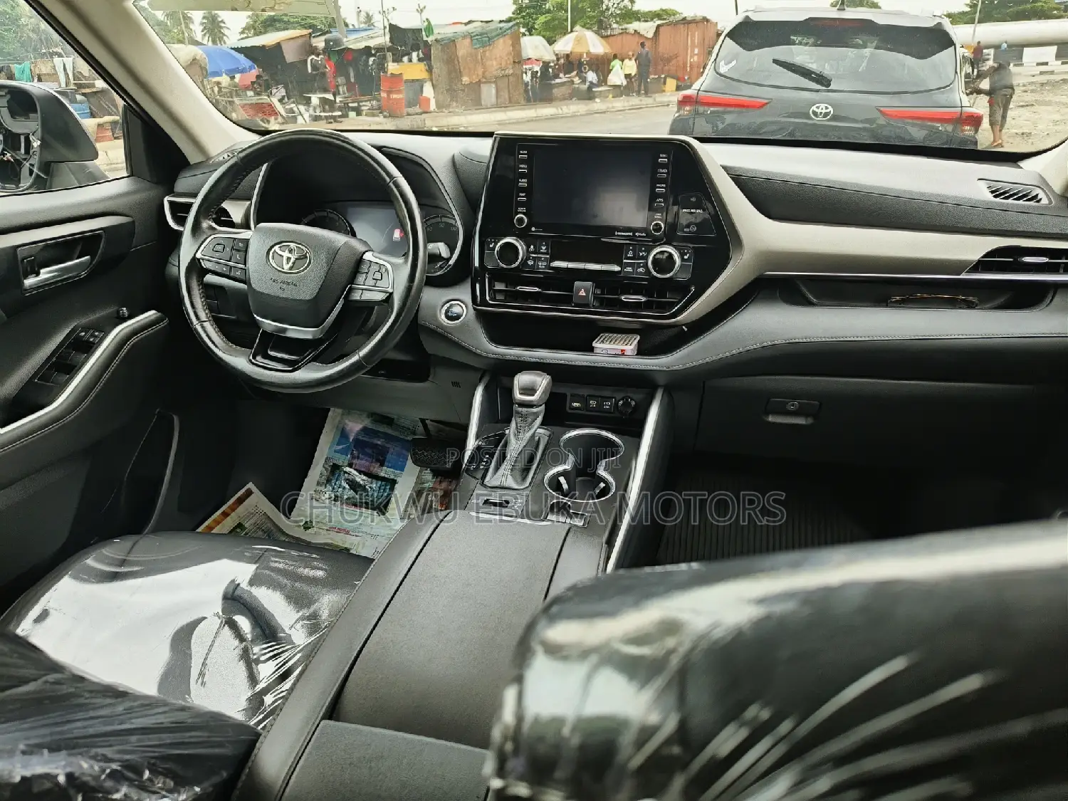 Toyota Highlander XLE AWD 2020 Gray