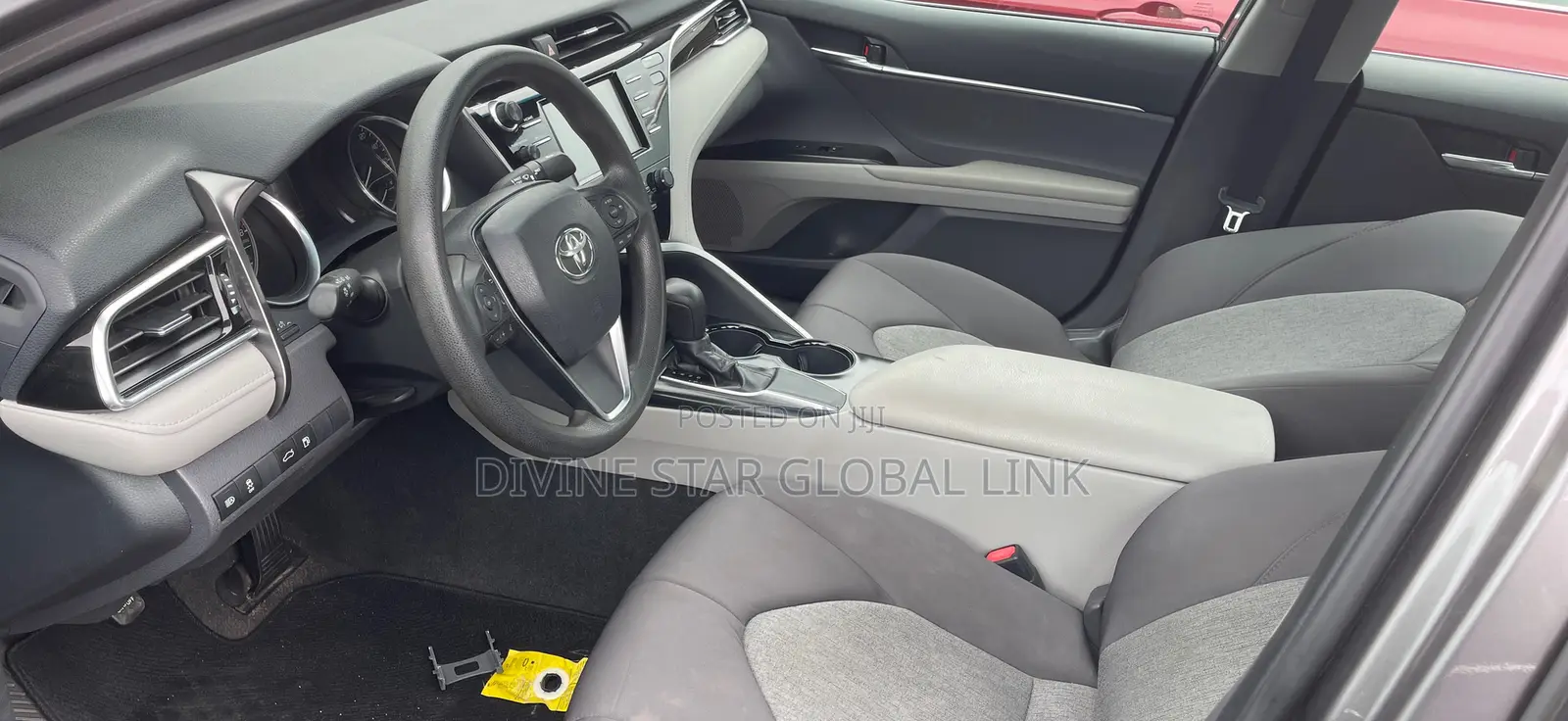 Toyota Camry LE (2.5L 4cyl 8A) 2019 Gray