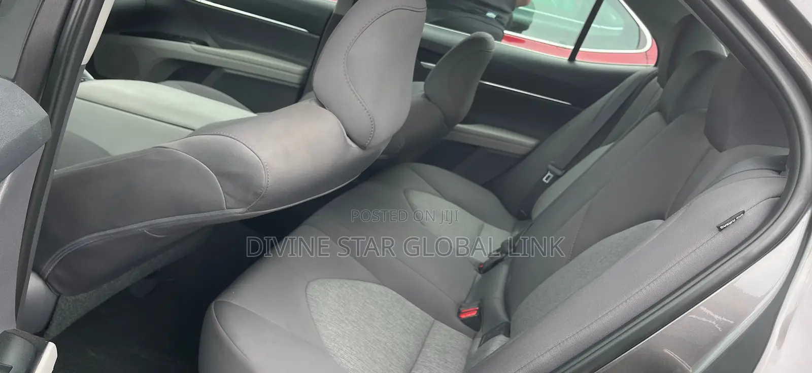 Toyota Camry LE (2.5L 4cyl 8A) 2019 Gray