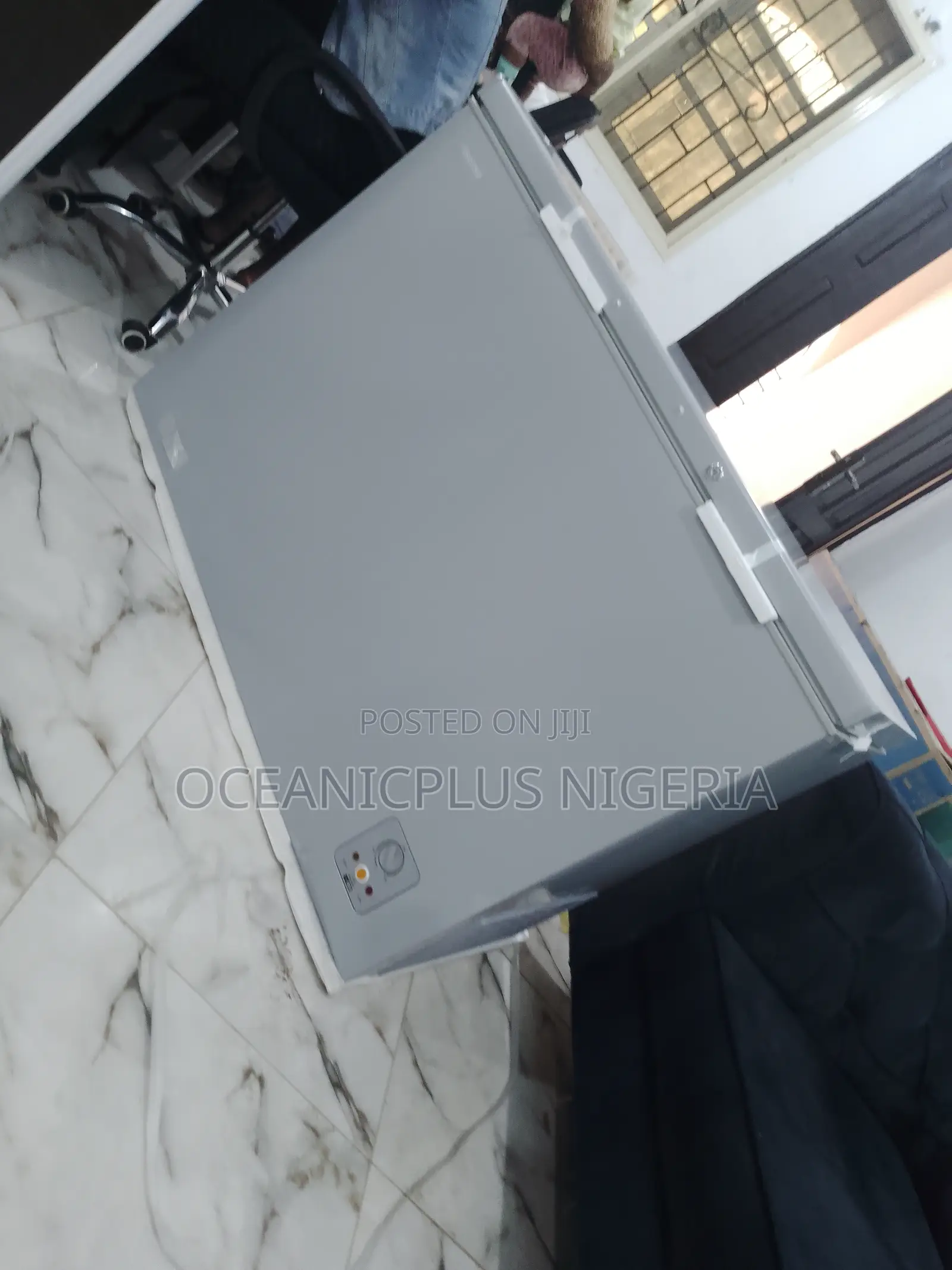 Hisense Fast Freezing Hisense Deep Freezer {297 Litres}