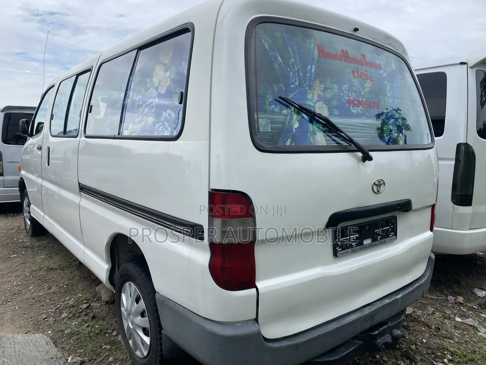Toyota Grand HiAce 2007 White