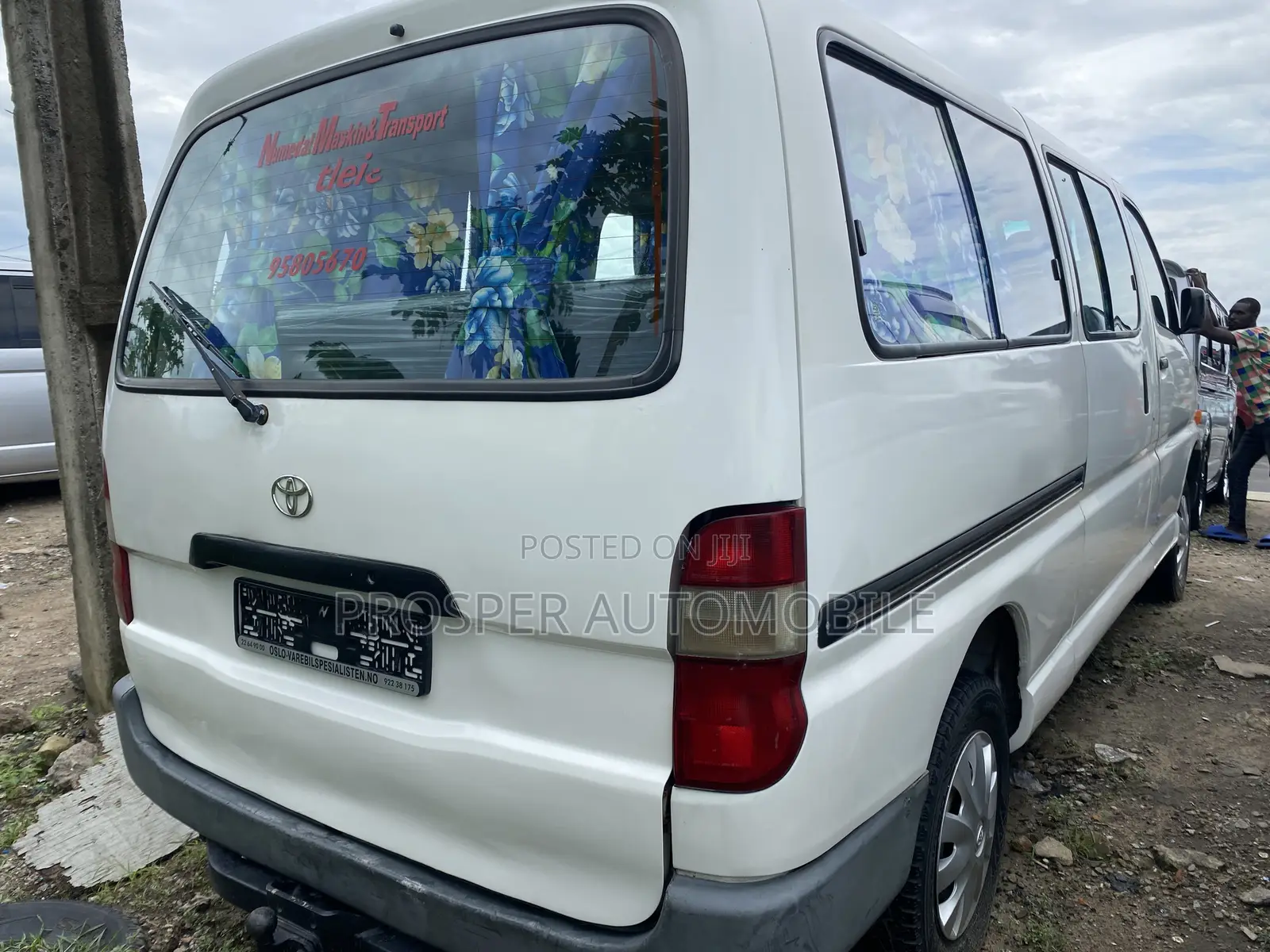 Toyota Grand HiAce 2007 White