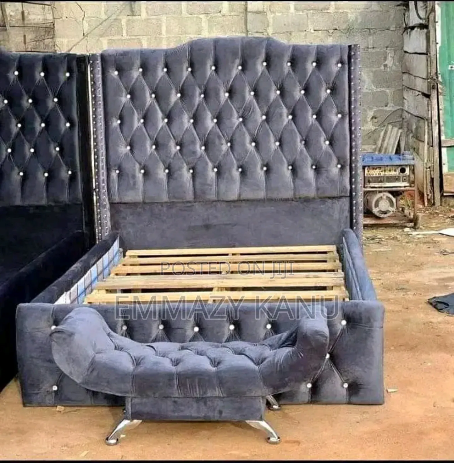 Upshotery Bedframe