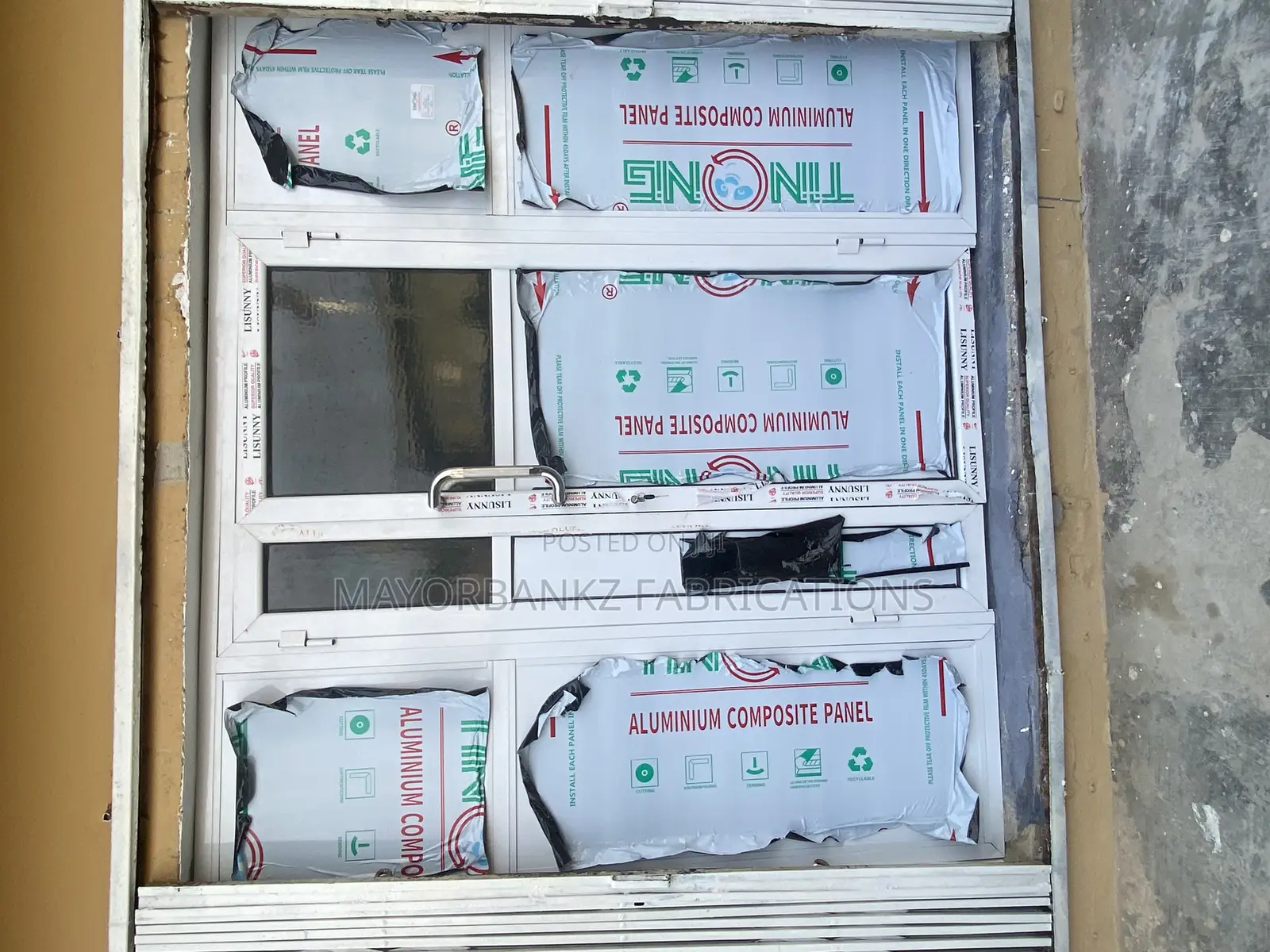 Aluminium Partition With Door