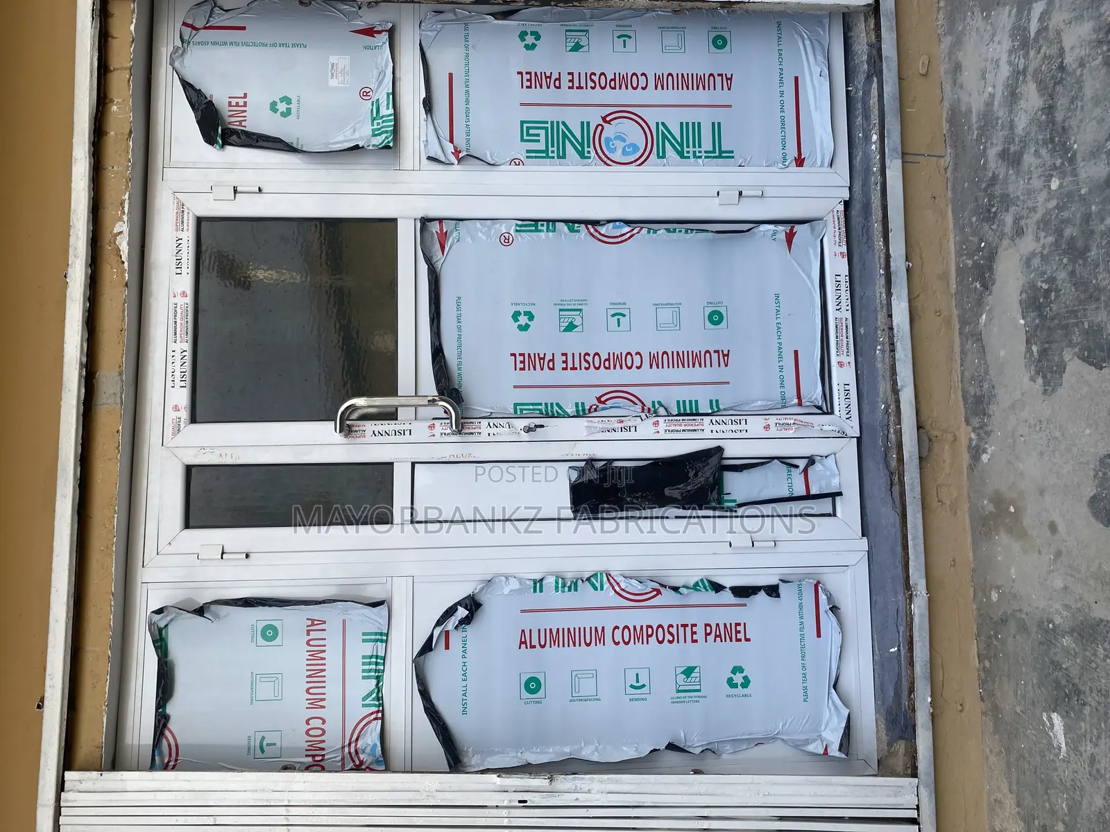 Aluminium Partition With Door
