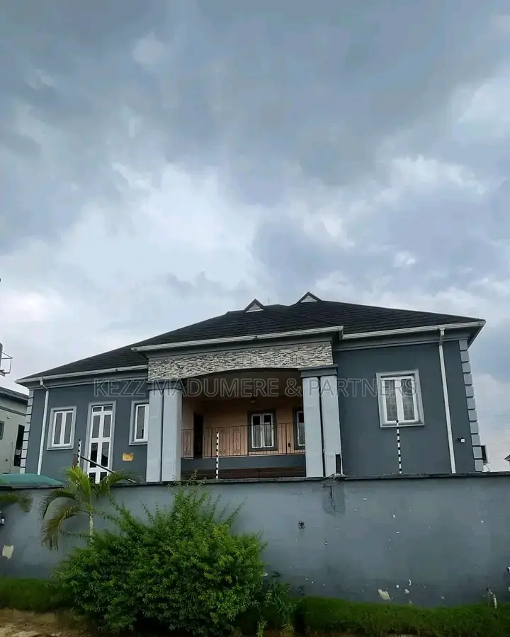 6bdrm Duplex in Mercyland Extension for sale