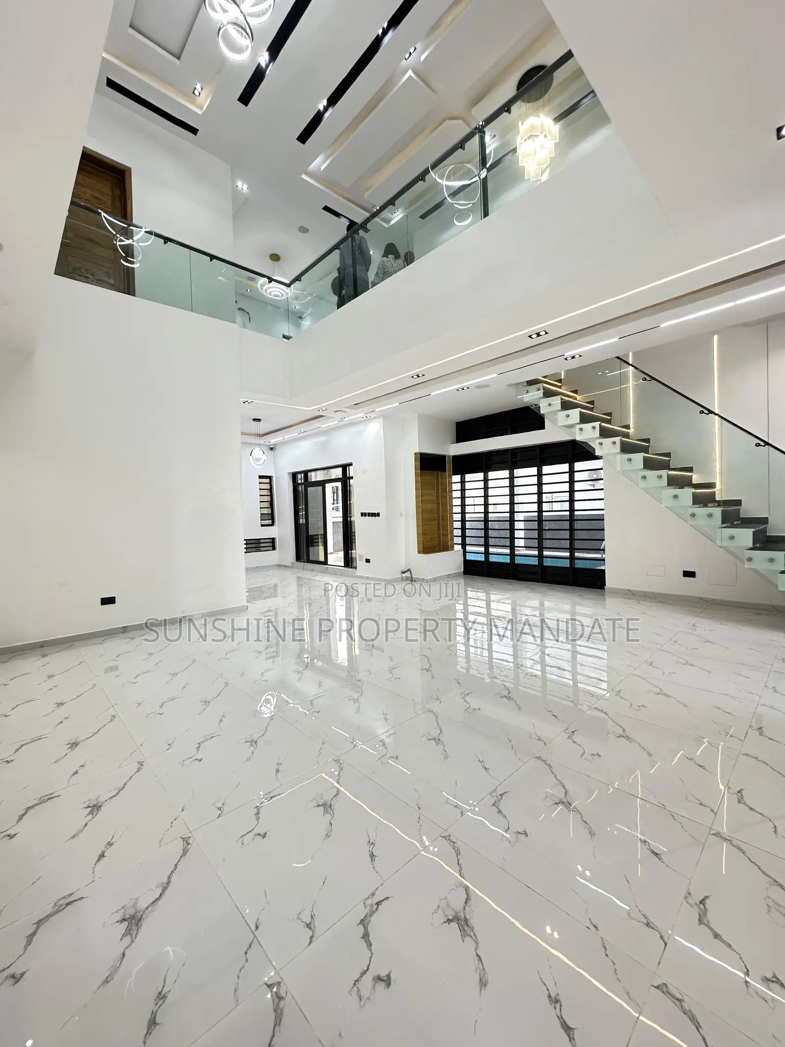 5bdrm Duplex in Osapa London for sale