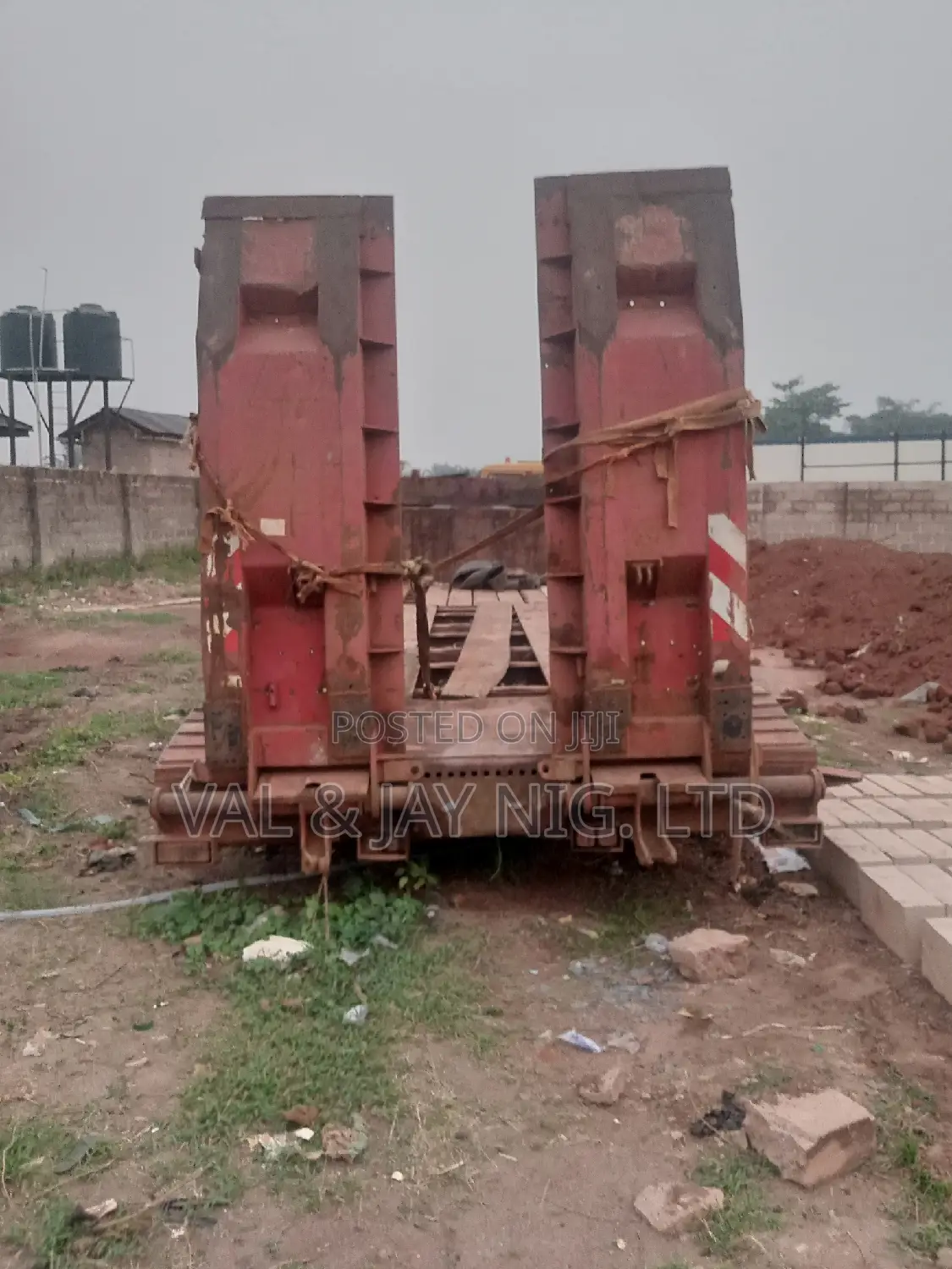100 Tons Triple Axle 40 Ft Lowbed Back Only