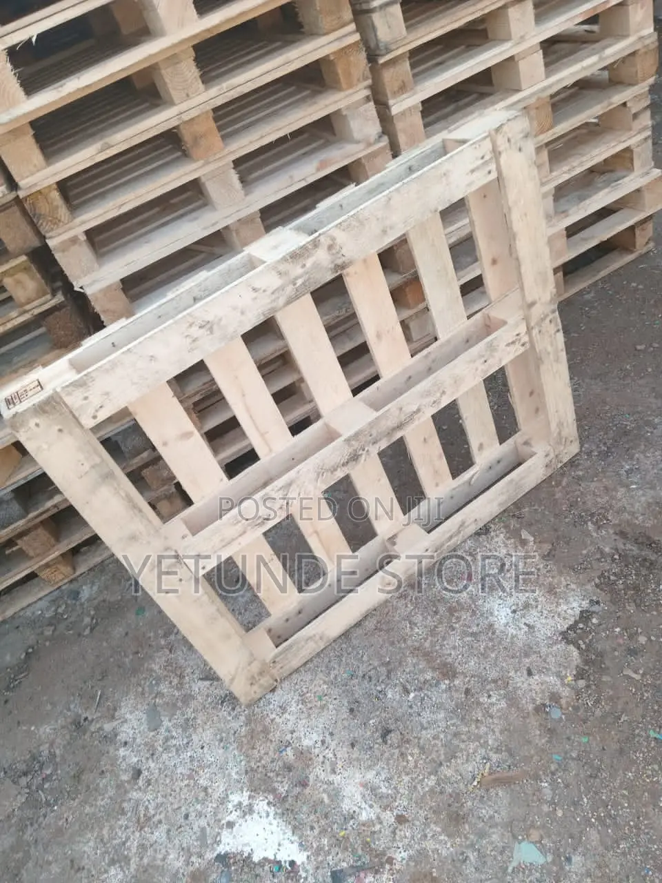 Packaging and Storage Heat-Treated Wooden Pallets