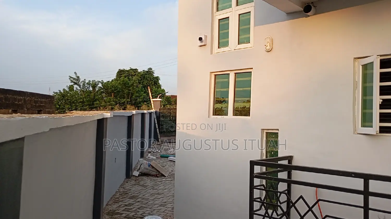Executive Painting and Screeding