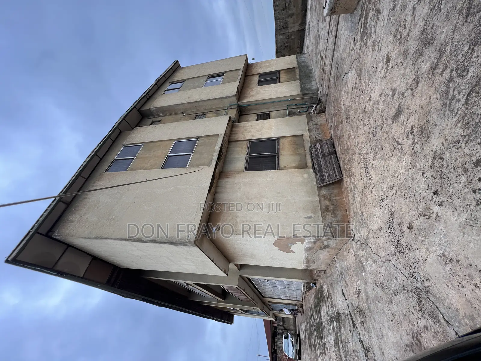 18bdrm Block of Flats in Near Iwo Road, Ibadan for sale