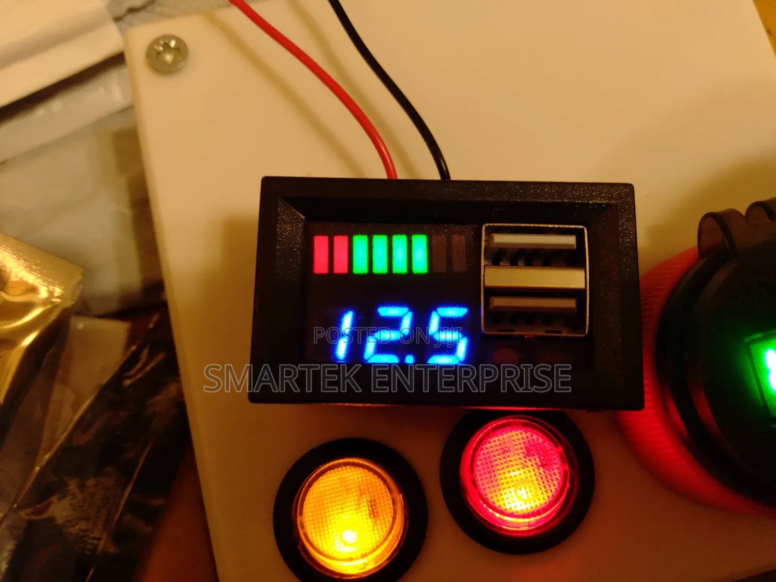 DC Digital Voltmeter 4.5v-30v 5V 2A Port for Charging Phone