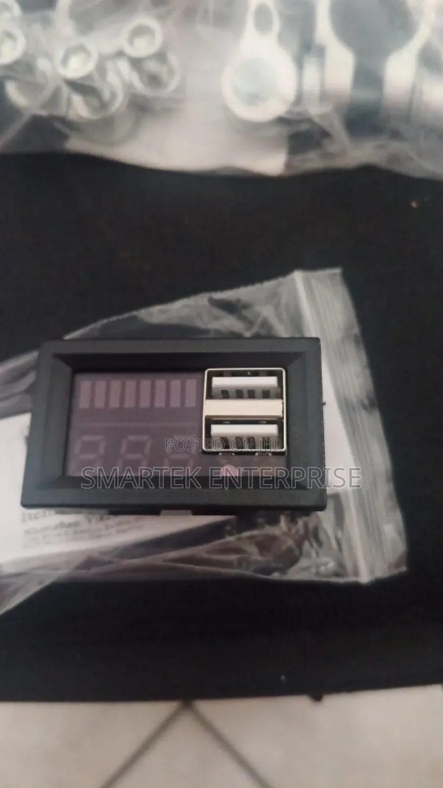 DC Digital Voltmeter 4.5v-30v 5V 2A Port for Charging Phone