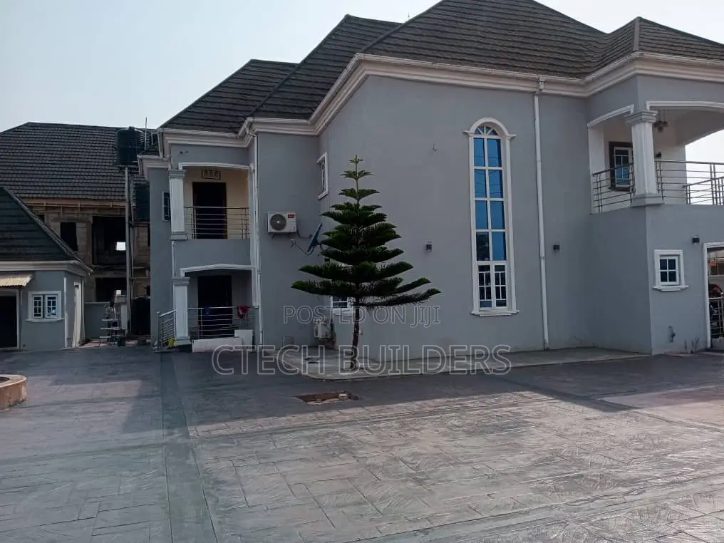 7bdrm Duplex in Benin City for sale