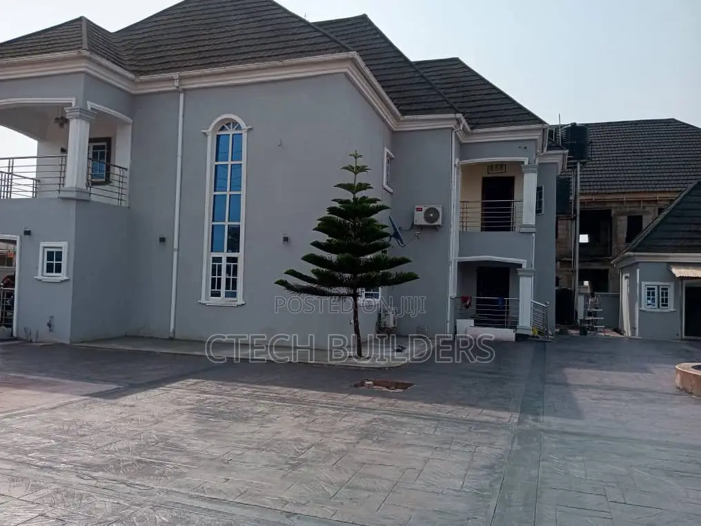 7bdrm Duplex in Benin City for sale