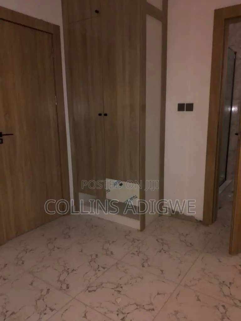 2bdrm Apartment in Chevron for sale