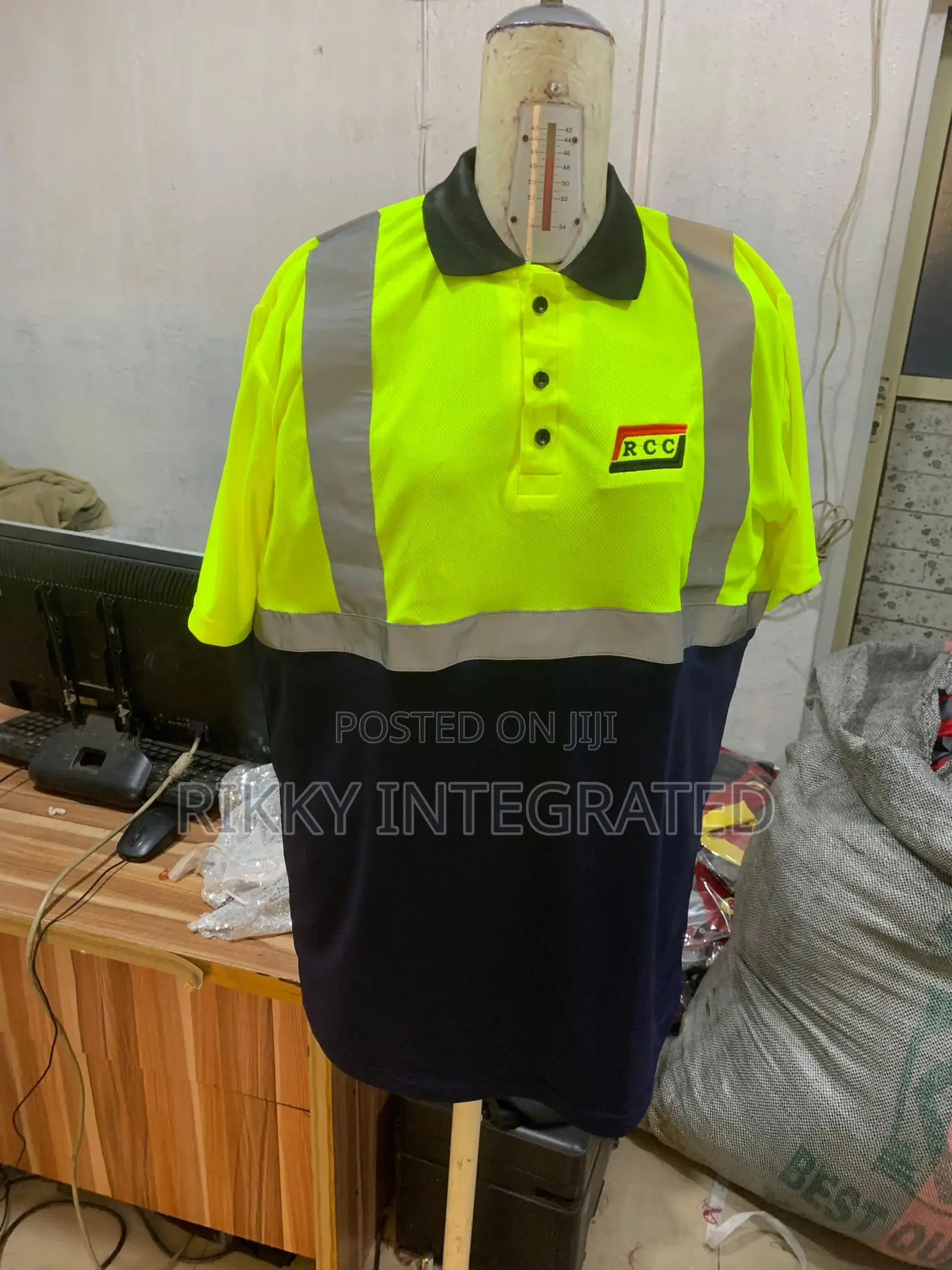 Stand Outwith Custom Safety Work Wear ,Graduation Gowns,Polo