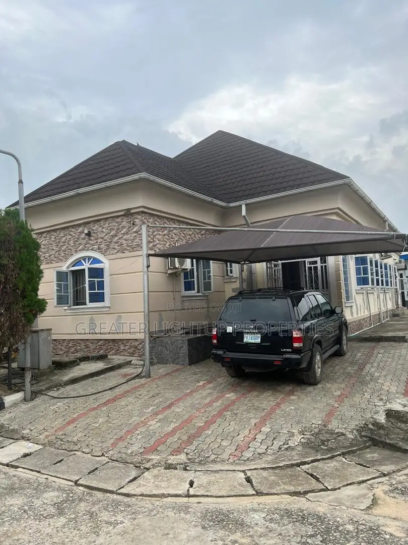 Furnished 4bdrm Bungalow in Satellite, Amuwo-Odofin for sale