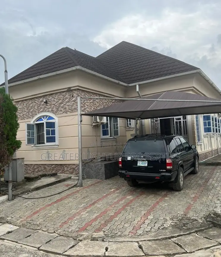 Furnished 4bdrm Bungalow in Satellite, Amuwo-Odofin for sale