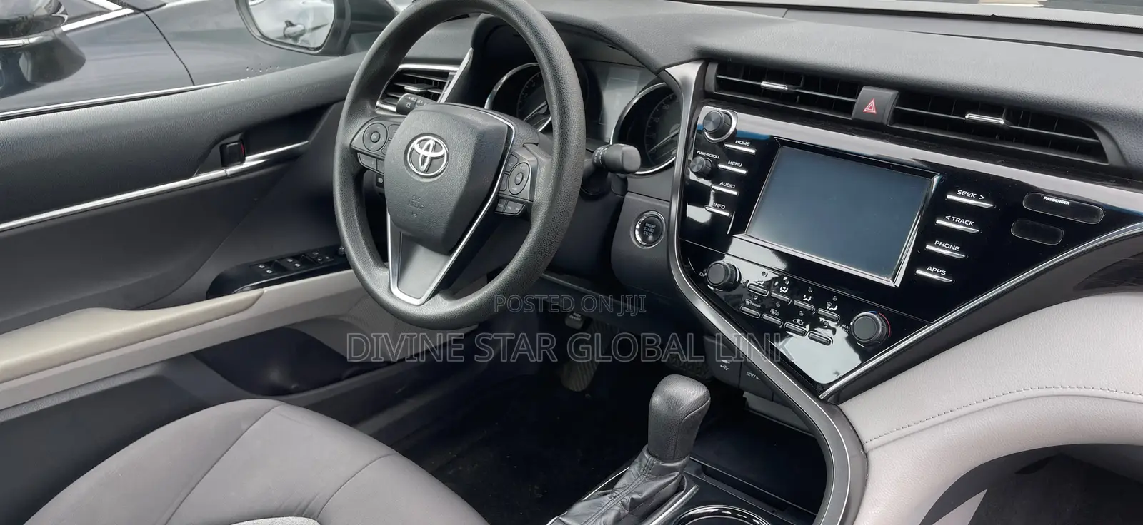 Toyota Camry SE (2.5L 4cyl 8A) 2019 Black