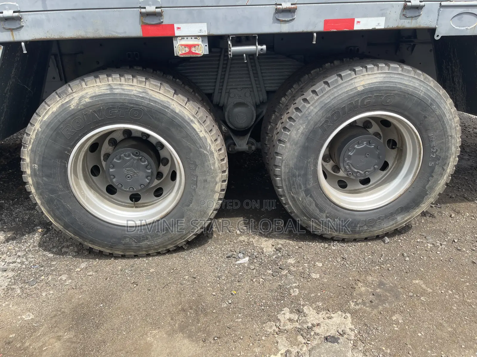 Howl Trailer Carrying Loads Trailer