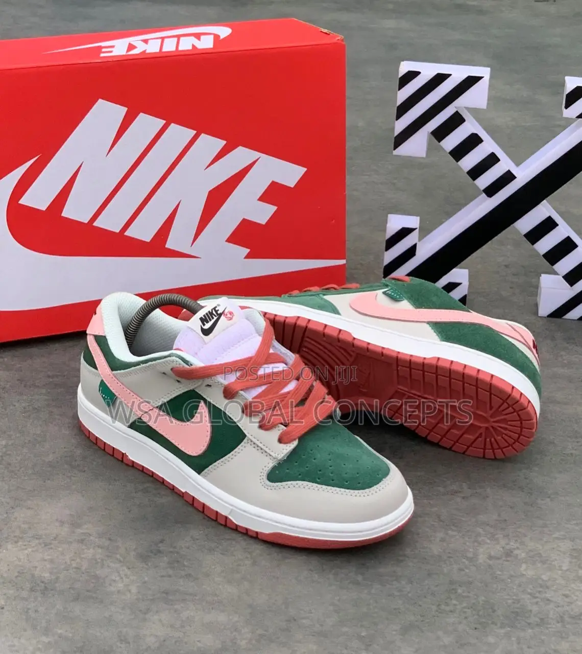 Nike Sb Dunk Low All Petals United Sneakers