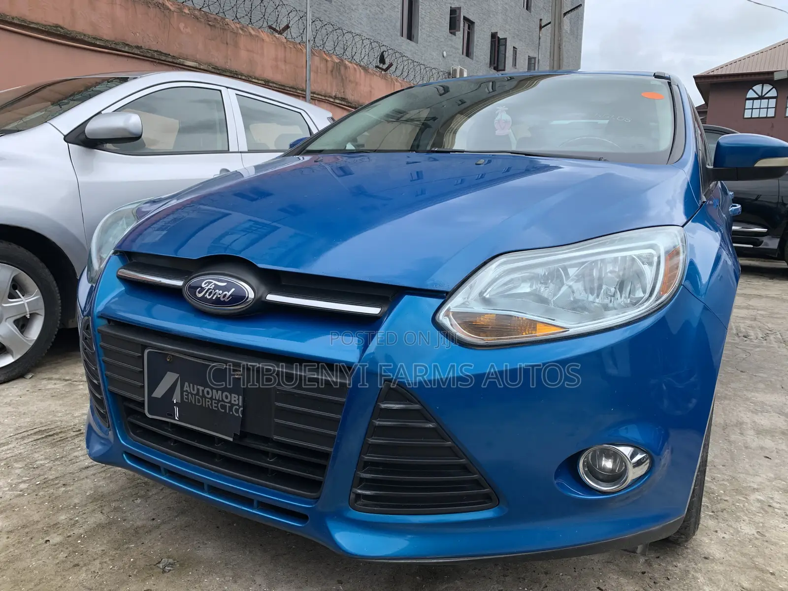 Ford Focus SE Sedan FWD (2.0L 4cyl 5M) 2012 Blue